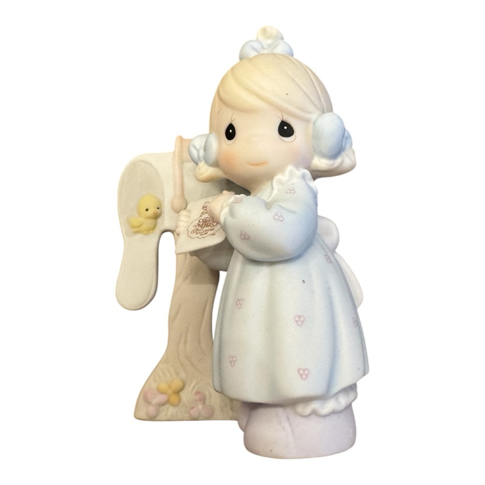 Precious Moments Members Only 1991 Figurine 'Sharing the Good News Together'